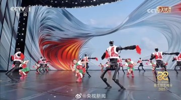 j9九游真人游戏第一品牌登录入口春晚《秧BOT》机器人不穿裤子的原因：可能会摔跟头 会削弱科技感