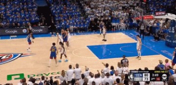 j9九游会老哥俱乐部交流😝消耗成功!杰林威与约基奇卡位纠缠&后者被吹进攻犯规