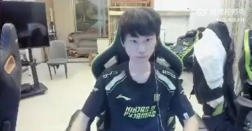 j9九游会老哥俱乐部交流Doinb:19号打完iG直播吗?赢了就播,输了装死!