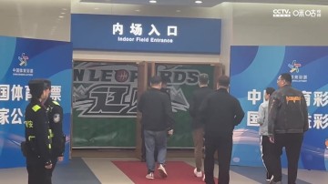 九游会·j9官方网站马不停蹄！中国男篮主帅郭士强观战辽宁广厦G3的比赛