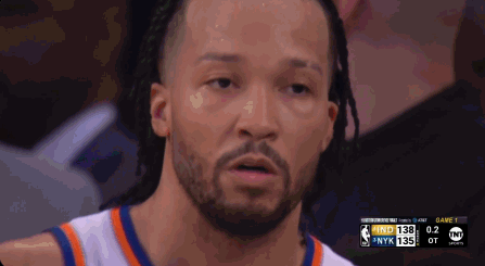 ag九游会亚洲真人第一品牌☹️痛失好局被离奇逆转！布伦森在替补席咧着个嘴无法接受